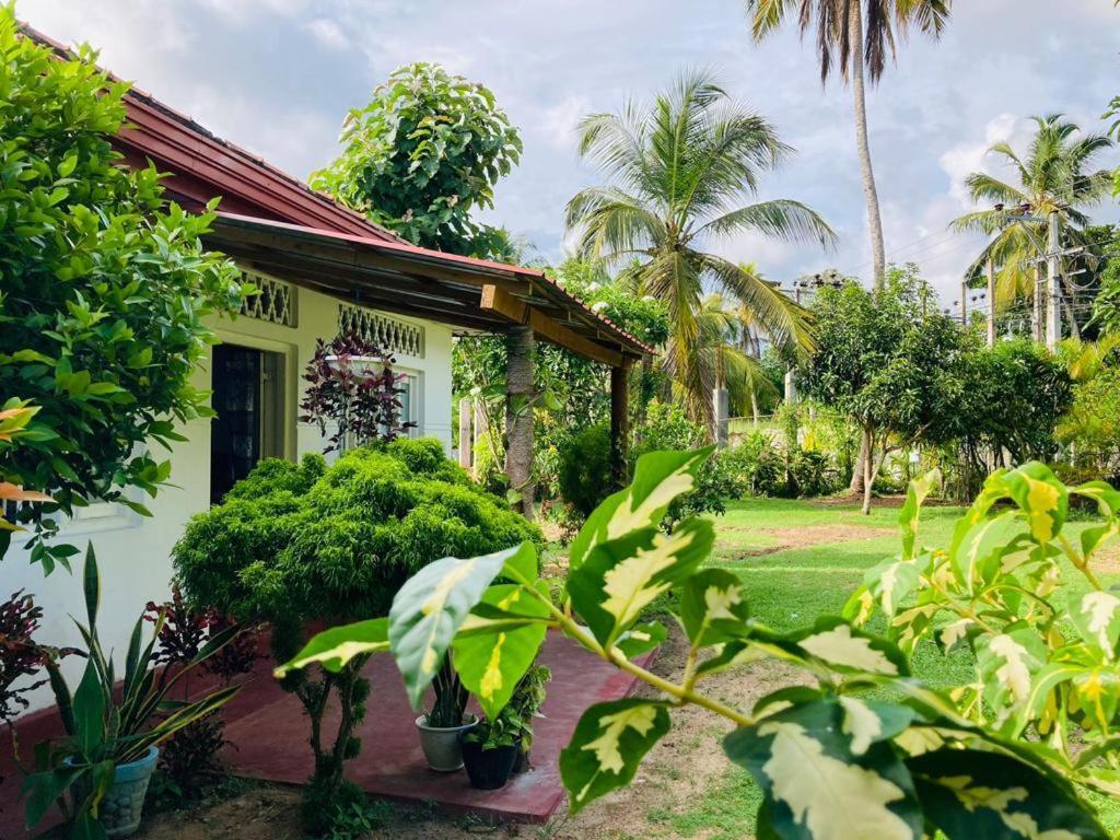 Glorious Villa Tangalle Exterior photo